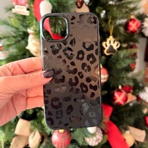 Velvet Caviar 14 Plus Cheetah Case